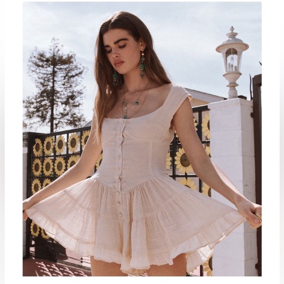 Vanessa Mooney Elizabeth Romper in Cream 🌴 - Picture 6 of 16